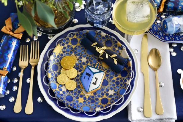 50 Hanukkah Decorating Ideas | How to Decorate & Entertain for Hanukkah ...