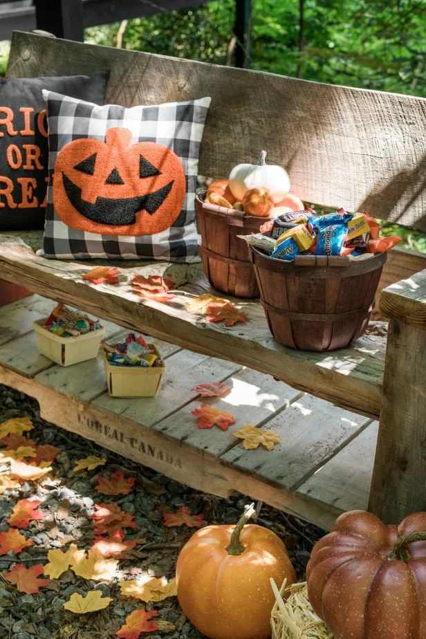 Halloween Outdoor Decor Inspiration: Spooktacular Ideas to Wow Your Neighbors