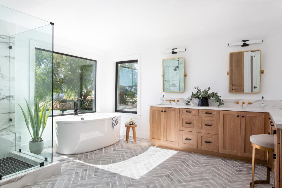 Contemporary Bathrooms: Of-the-Moment + Beautifully Versatile Designs