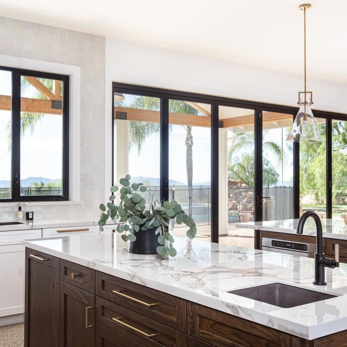 Laura Lochrin Interiors | HGTV