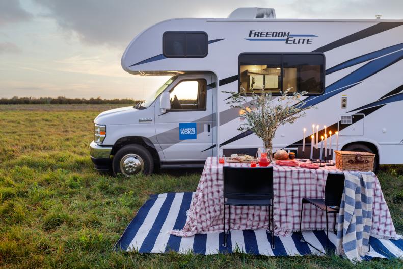 Exploring the rural beauty of New England is relaxing and fun with this all-inclusive motorhome. Enjoy meals al fresco and soak in the sunset outdoors with family at the end of a day of travel.
