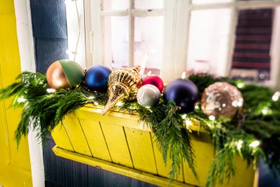 35 Wonderful Christmas Window Display Ideas On A Budget, Home Design And  Interior