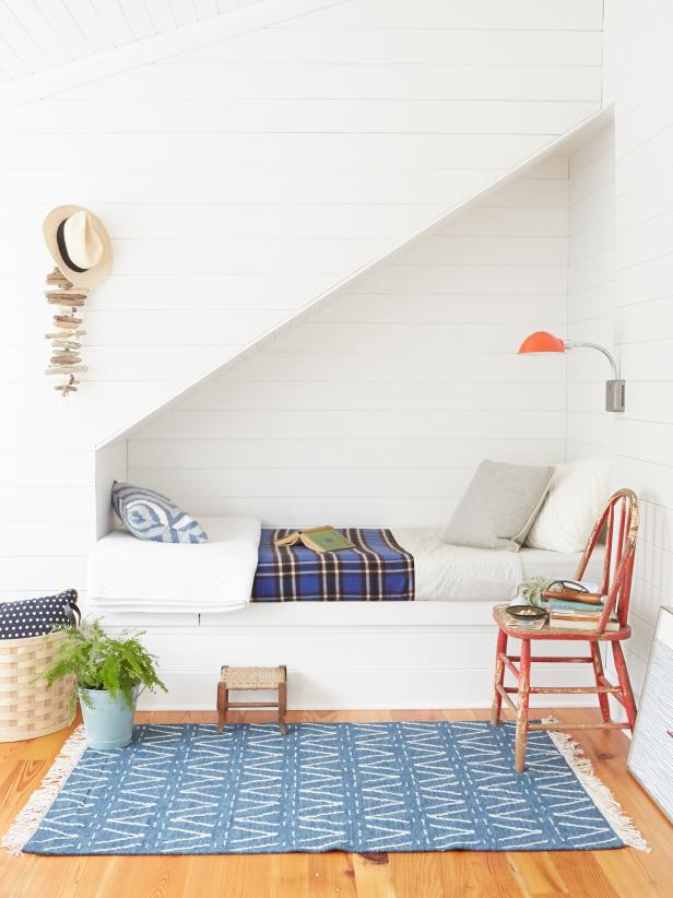 Under stairs ideas: 10 tips for maximizing the hallway nook