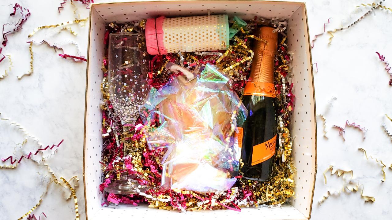 Make a New Year's Eve Kit With DIY Confetti Poppers and Sparkly