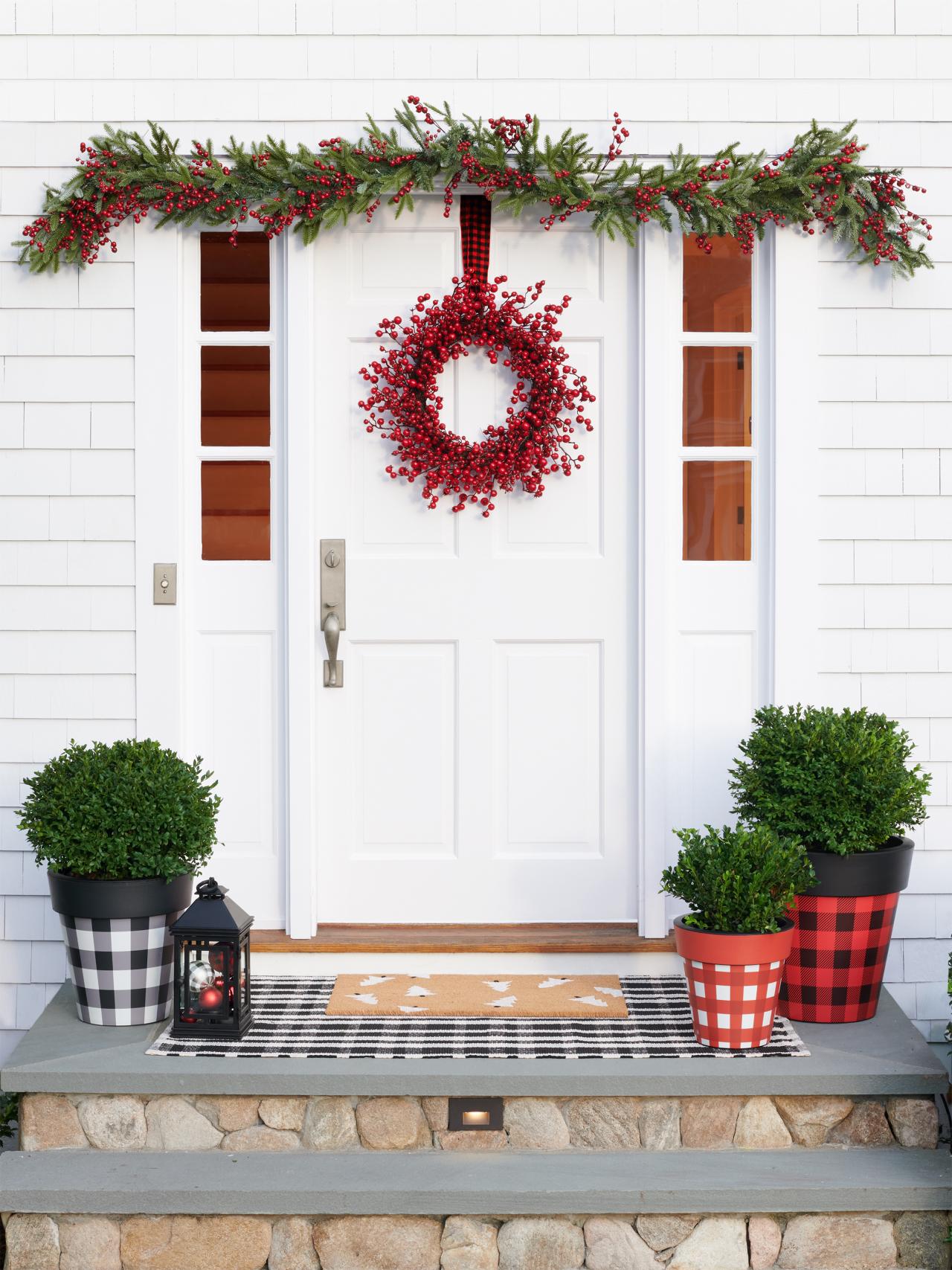 Simple Holiday Front Door Decorating Ideas for Every Style | HGTV