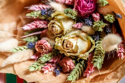 Three vases filled with natural-coloured dried flowers - MyFlowers