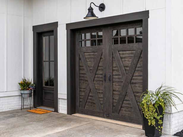 How Much Does a Garage Door Cost 2024 | New + Replacement Garage Door ...