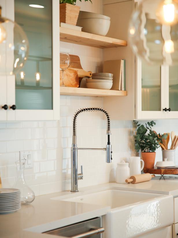 Fantastic Farmhouse Sinks: Apron-Front Sinks in Gorgeous Settings | HGTV