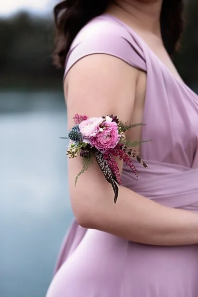 Arm cuff corsage store