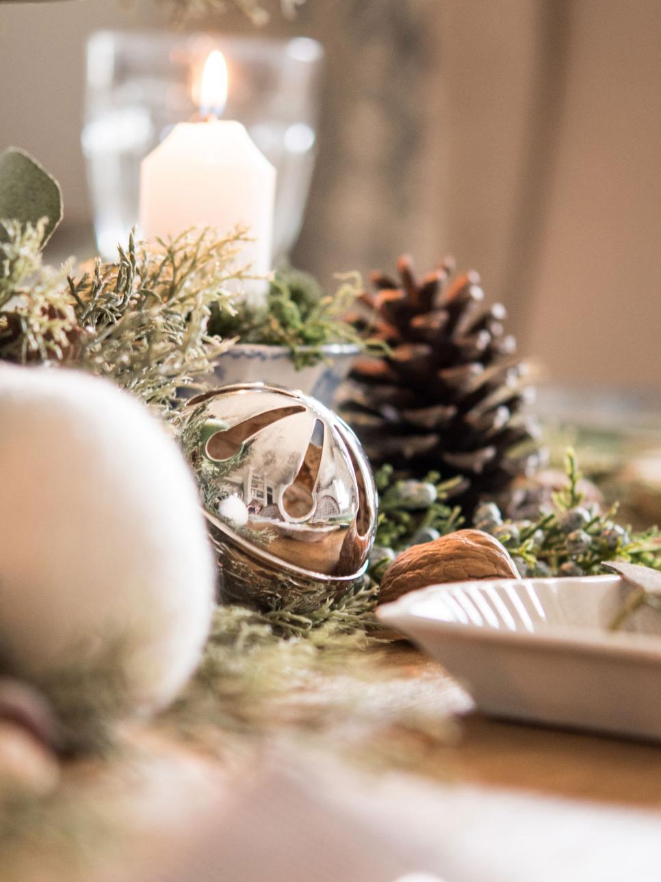 30 Ways To Cozy Up Your Christmas Decor With Vintage And Antique Finds Hgtv