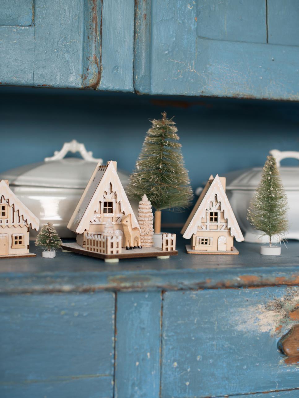 30 Ways To Cozy Up Your Christmas Decor With Vintage And Antique Finds Hgtv