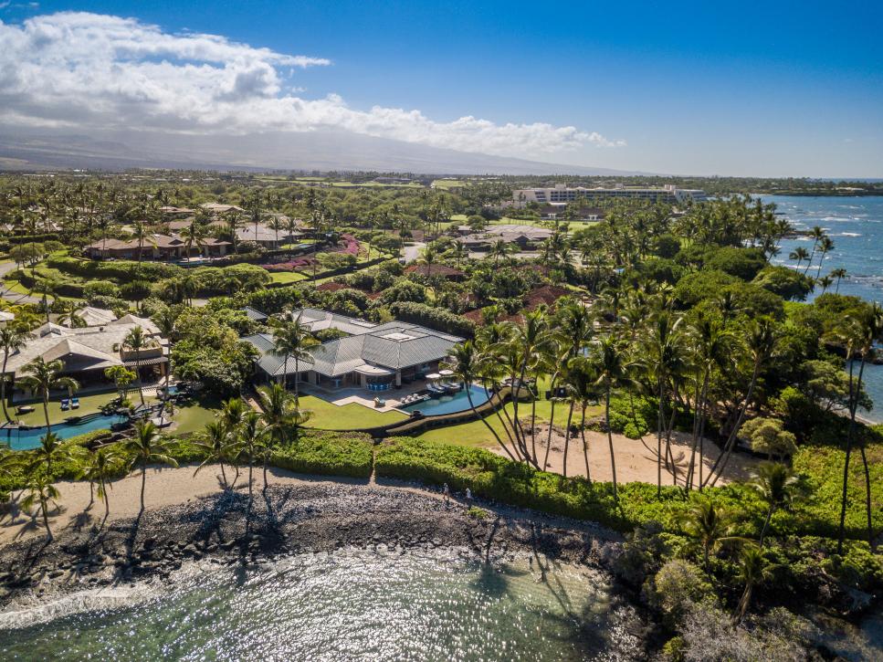 Walk Through These Hawaiian Beach Houses | HGTV