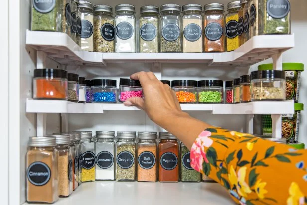 How to Maintain Spice Container Labels: Easy Tips for Lasting Clarity
