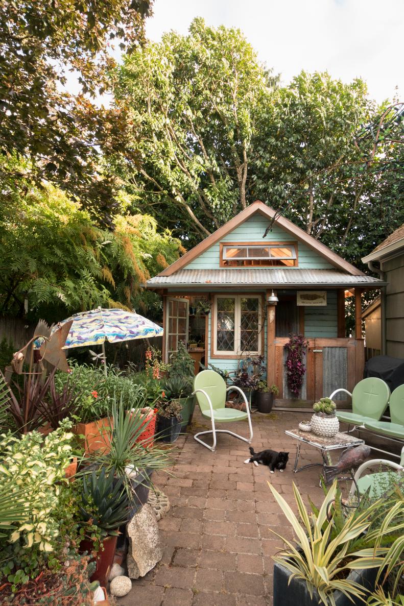Potting Shed and Backyard Patio in Oregon