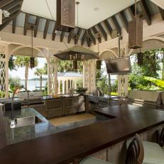 Traditional Outdoor Kitchen