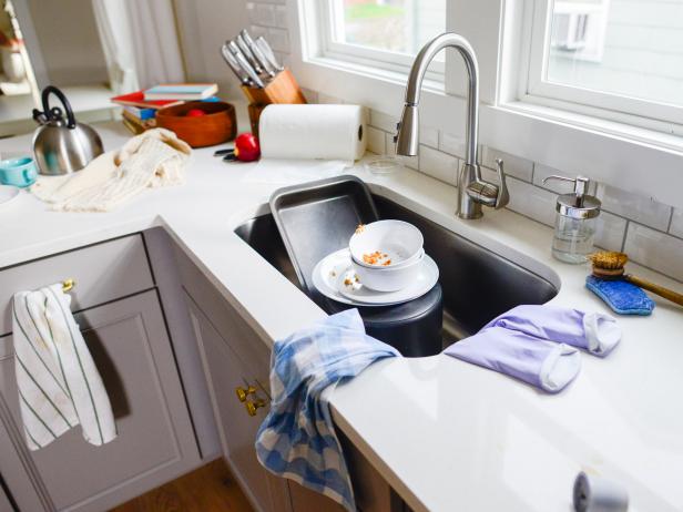 Dirty Kitchen Sink With Dishes