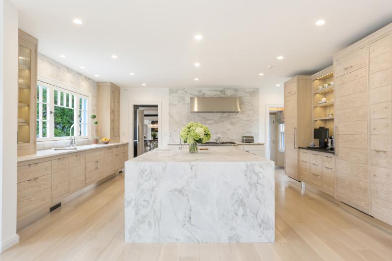 Modern Kitchen With Island