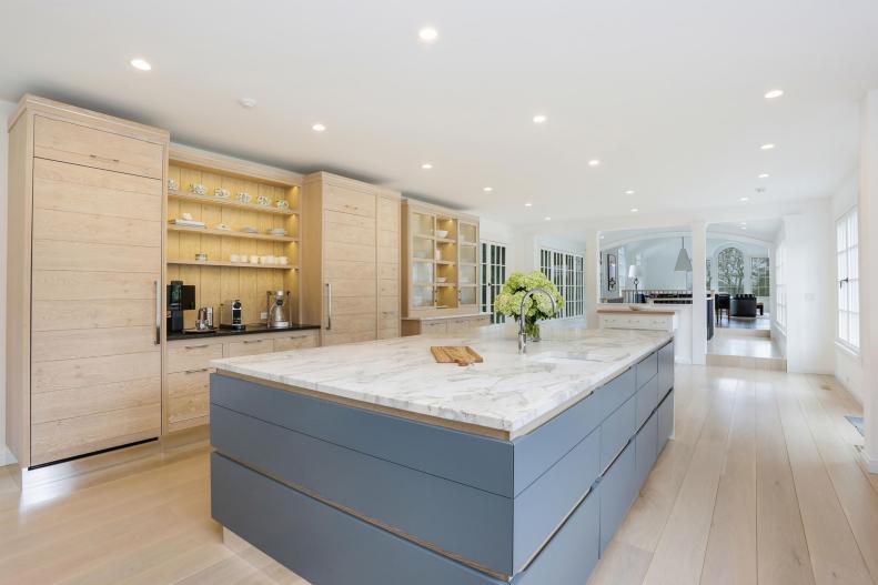 Modern Kitchen With Island