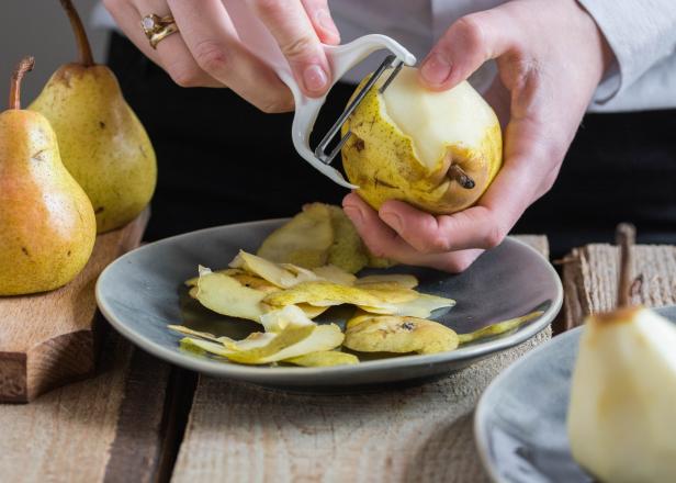 Image of Bartlett pears being peeled.