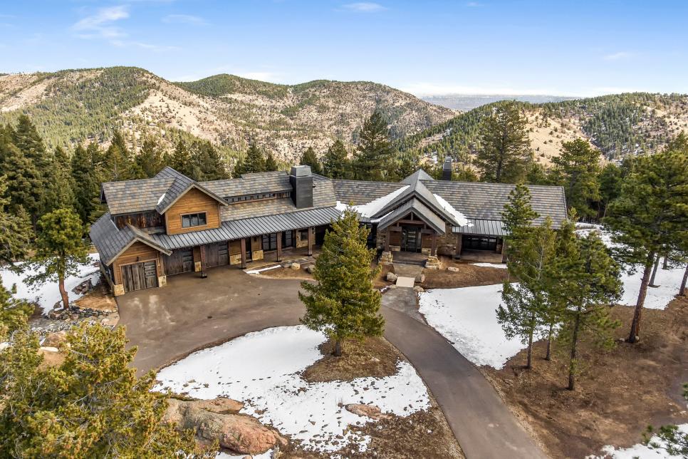 Modern Mountaintop Home in Colorado
