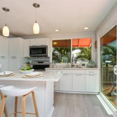 Contemporary Open Plan Kitchen and Deck