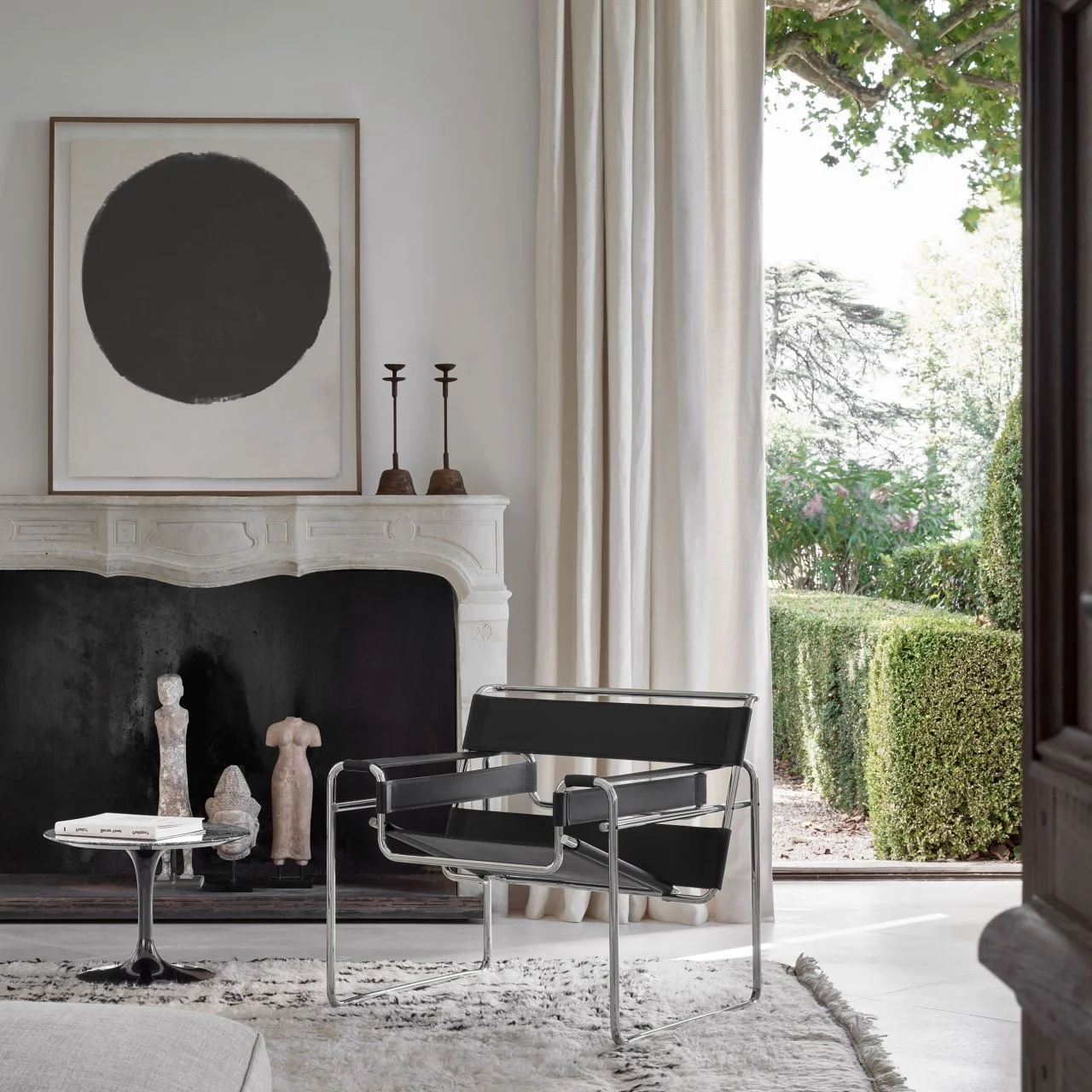 Midmod Style: History of the Wassily Chair | HGTV