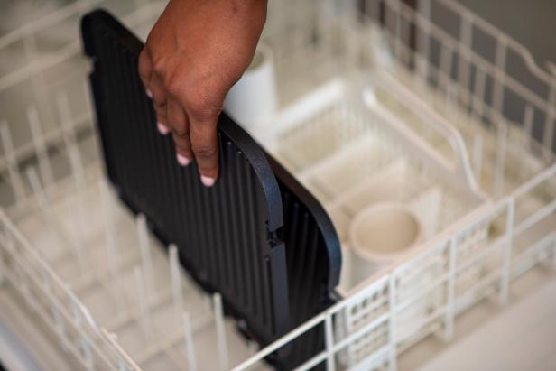 The Cuisinart Griddler's Removable Plates Are Dishwasher Safe