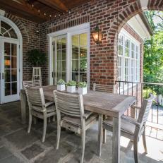 Outdoor Dining With the Comforts of Home