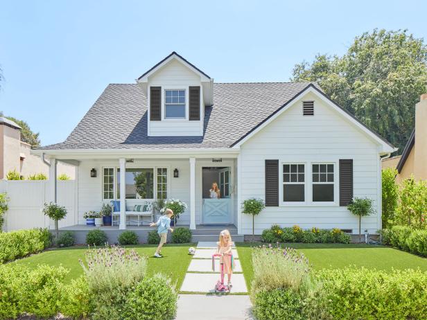 This Coastal Style Cottage Is Filled With Stunning Neutral Design Ideas