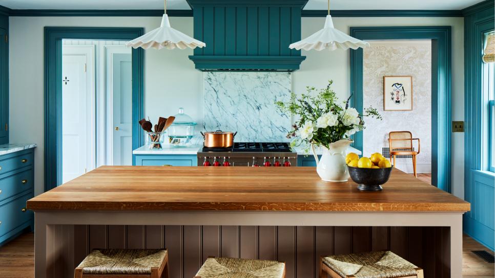 Blue Cottage Kitchen With Lemons