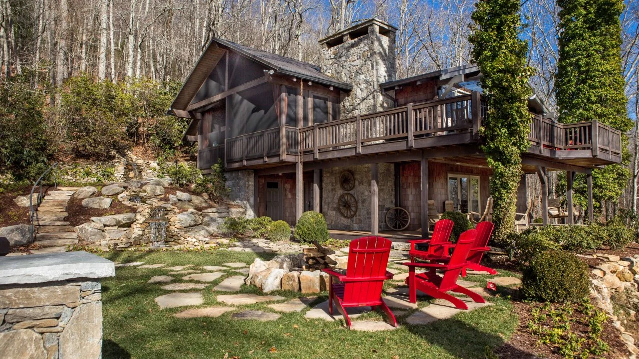 House Plan 84708 - Farmhouse Style with 1677 Sq Ft, 3 Bed, 2 Bath |  COOLhouseplans.com, image size:1280x720