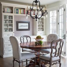 Intimate Breakfast Nook for Family Meals or Homework