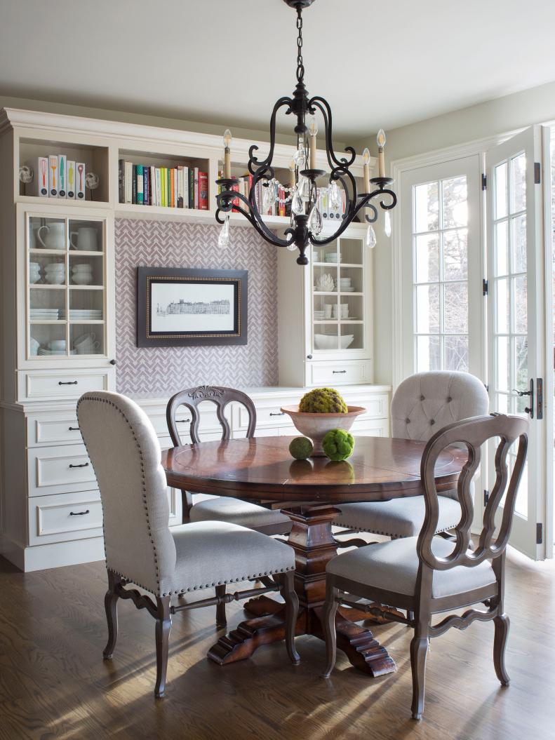 Intimate Breakfast Nook for Family Meals or Homework