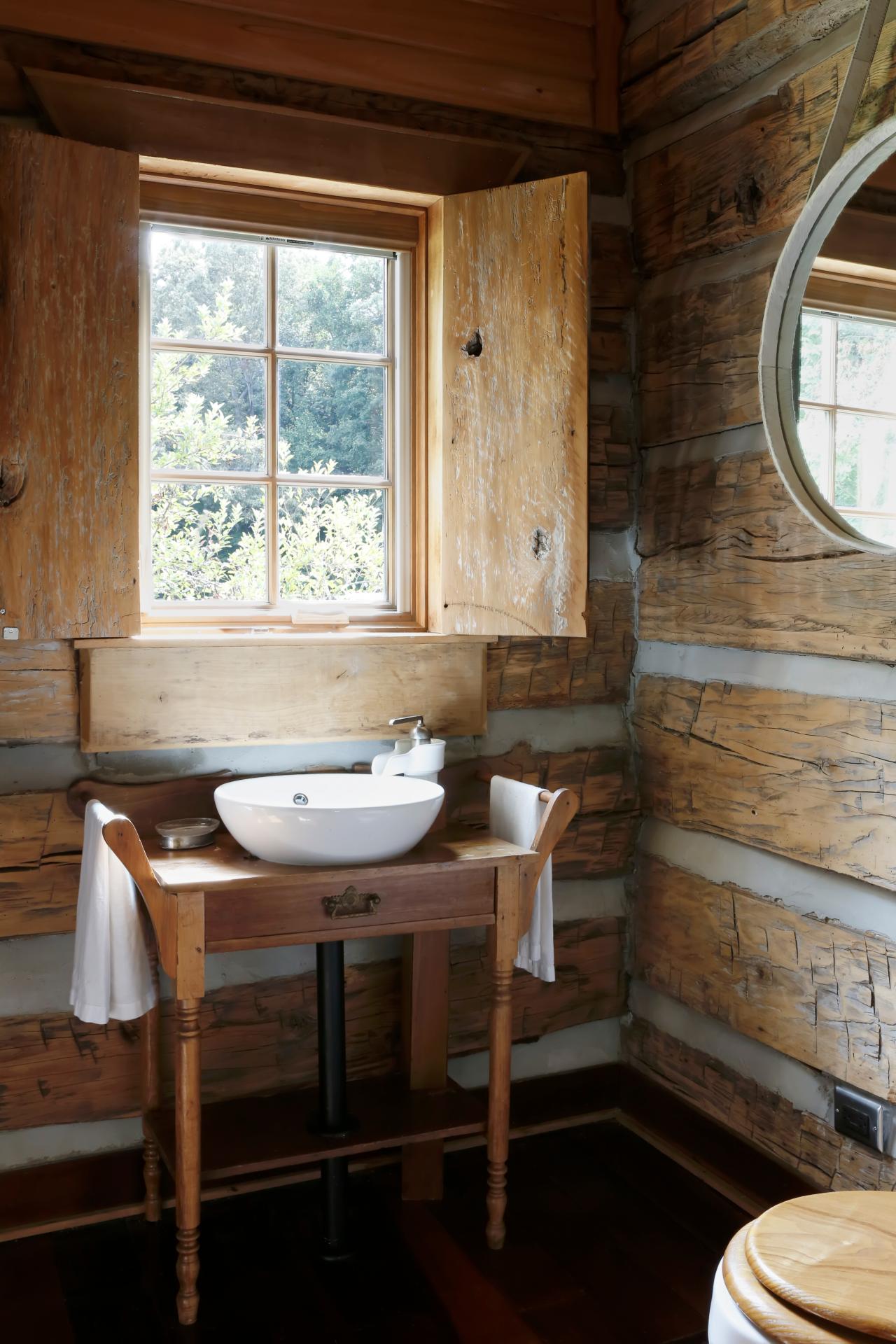 DIY Rustic Décor for Your Cabin