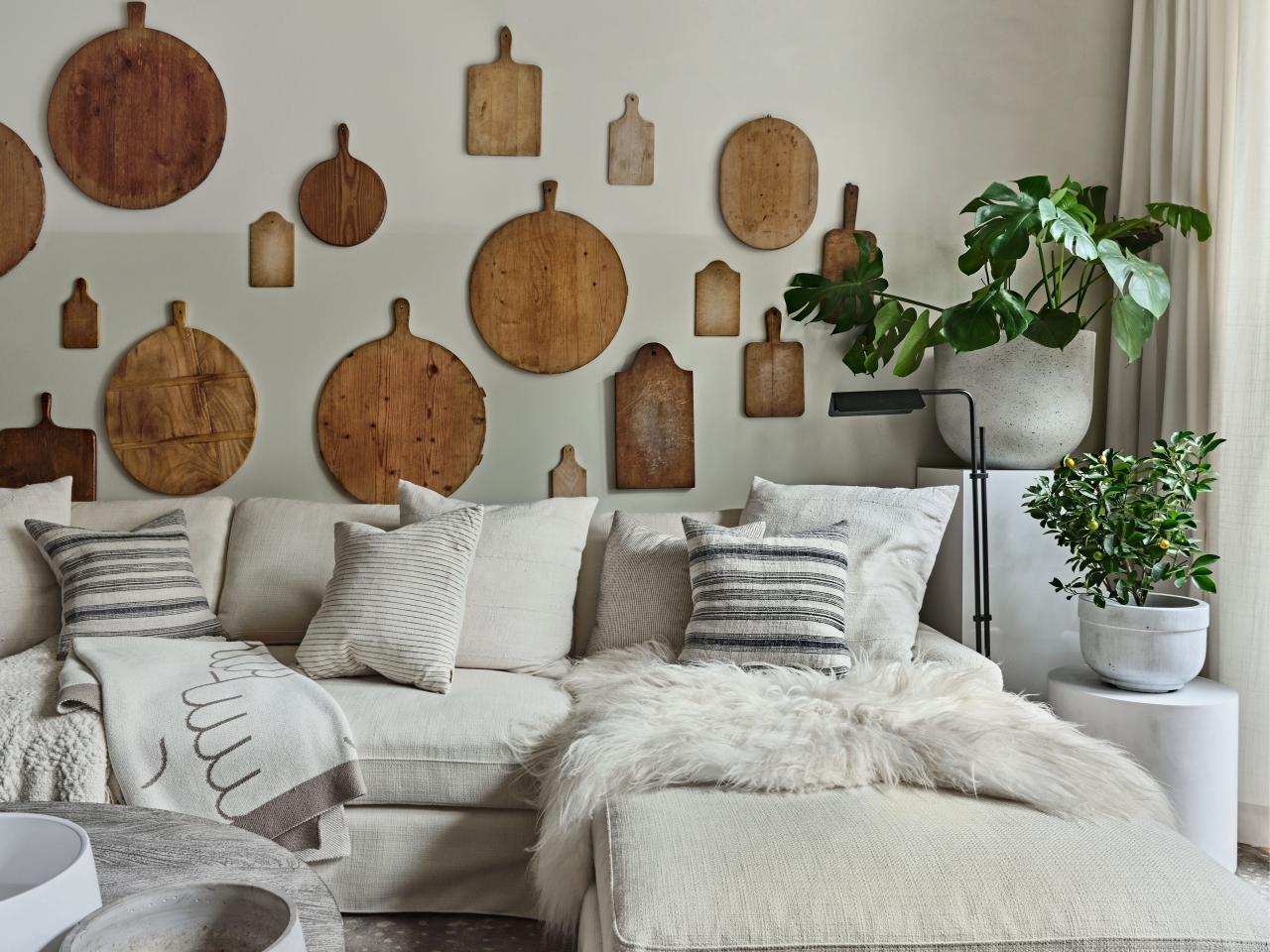 9 Behind Couch Decor Ideas for Your Living Room - Nikki's Plate