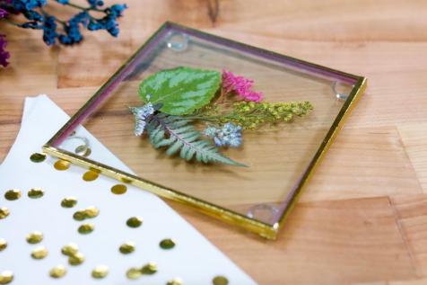 How to Make Pressed Flowers in the Microwave