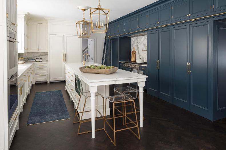 Kitchen Island and Prep Sink