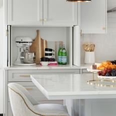 Beauty and Practicality Meet in Elegant Kitchen Redesign