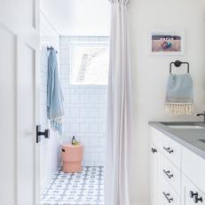 Transitional Bathroom With Curtain