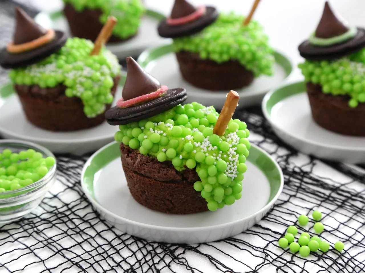 Halloween Dessert Idea: Witchy Cauldron Brownie Bites | HGTV