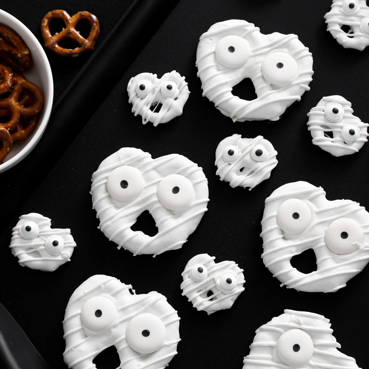 Halloween Dessert Idea: White Chocolate Pretzel Ghosts | HGTV