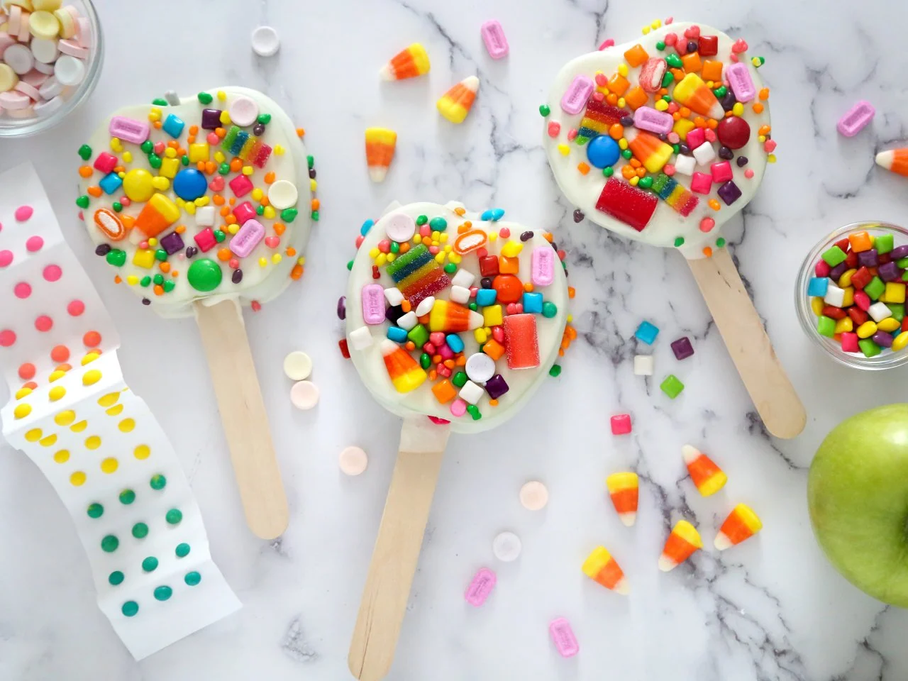 Halloween Candy Apple Pops | HGTV