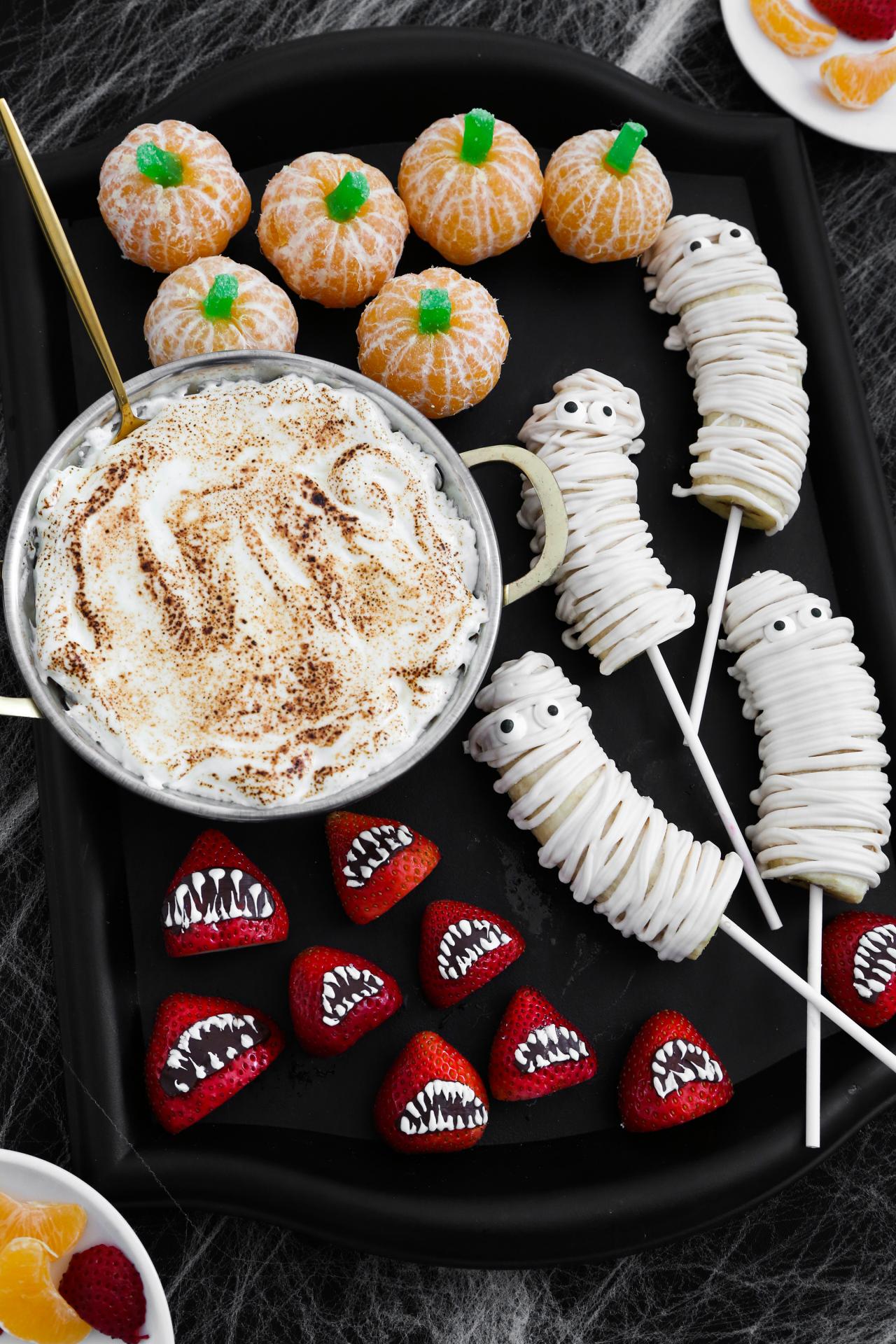 Halloween Dessert Idea: Spooky Fruit Tray &amp; Toasted Marshmallow Dip | HGTV