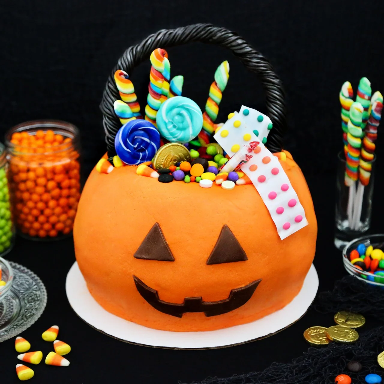 Halloween Cake Idea: Jack-o'-Lantern Candy Bucket Cake | HGTV