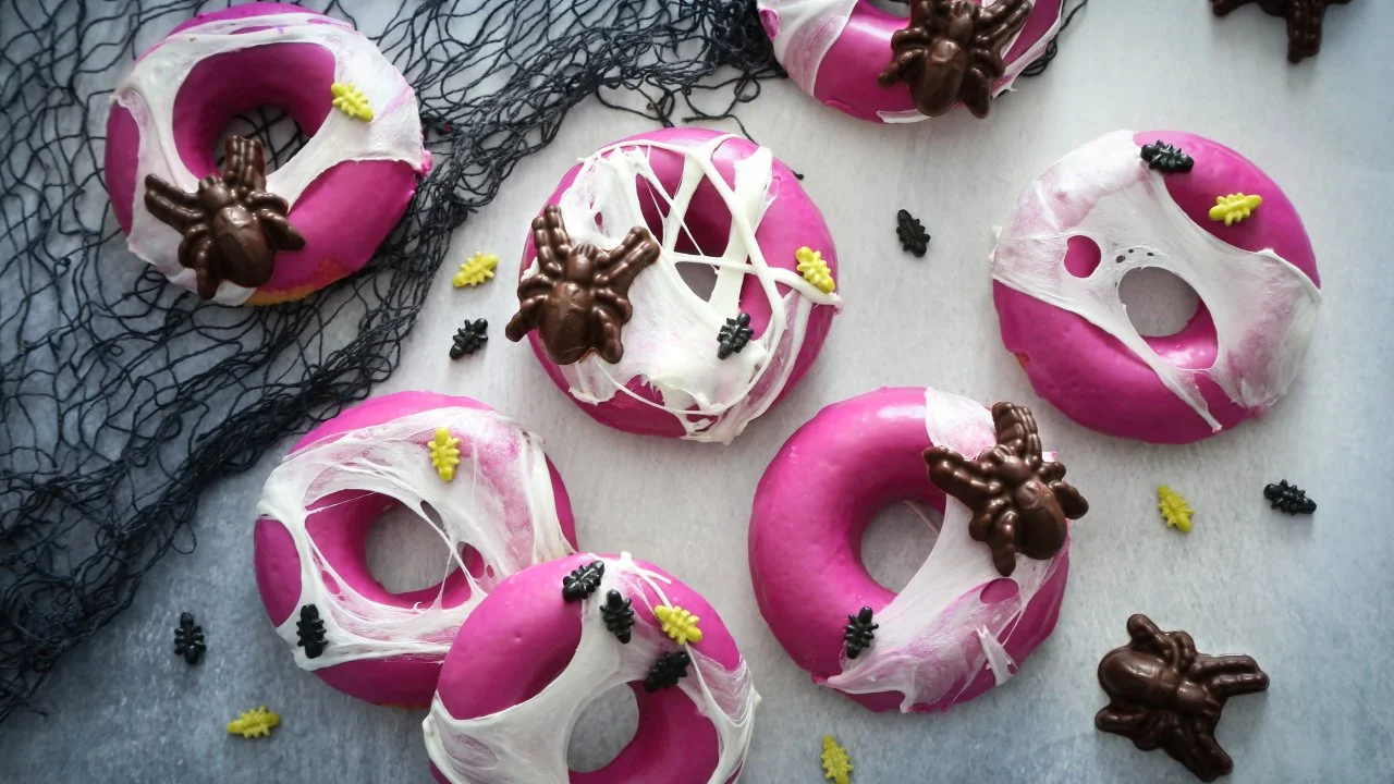 Halloween Dessert Idea: Marshmallow Spider Web Doughnuts | HGTV