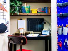 Need a dedicated space for online learning or to encourage homework focus? Follow these easy steps to turn a standard closet into a roomy, well-organized workstation with kids needs in mind.