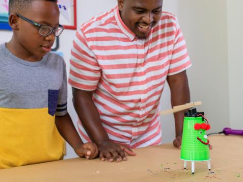 STEM Craft: DIY Drawing Robot