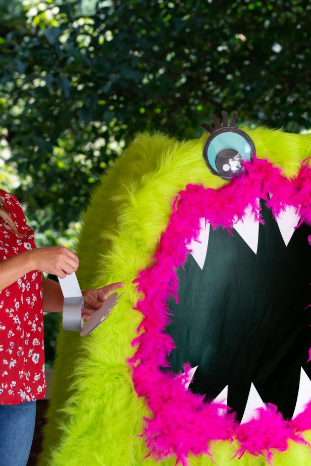 Turn a Pop-Up Tent Into a Monstrous Trick-or-Treat Station | HGTV