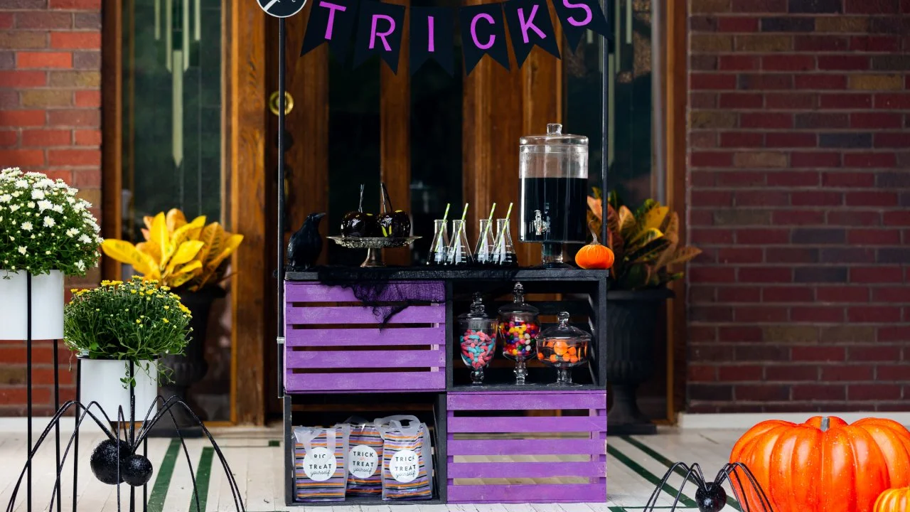 Transform a Lemonade Stand Into a Spooky Treat Station for Halloween | HGTV