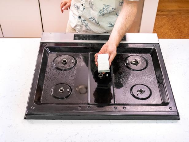 How to Clean a Gas Stovetop | HGTV
